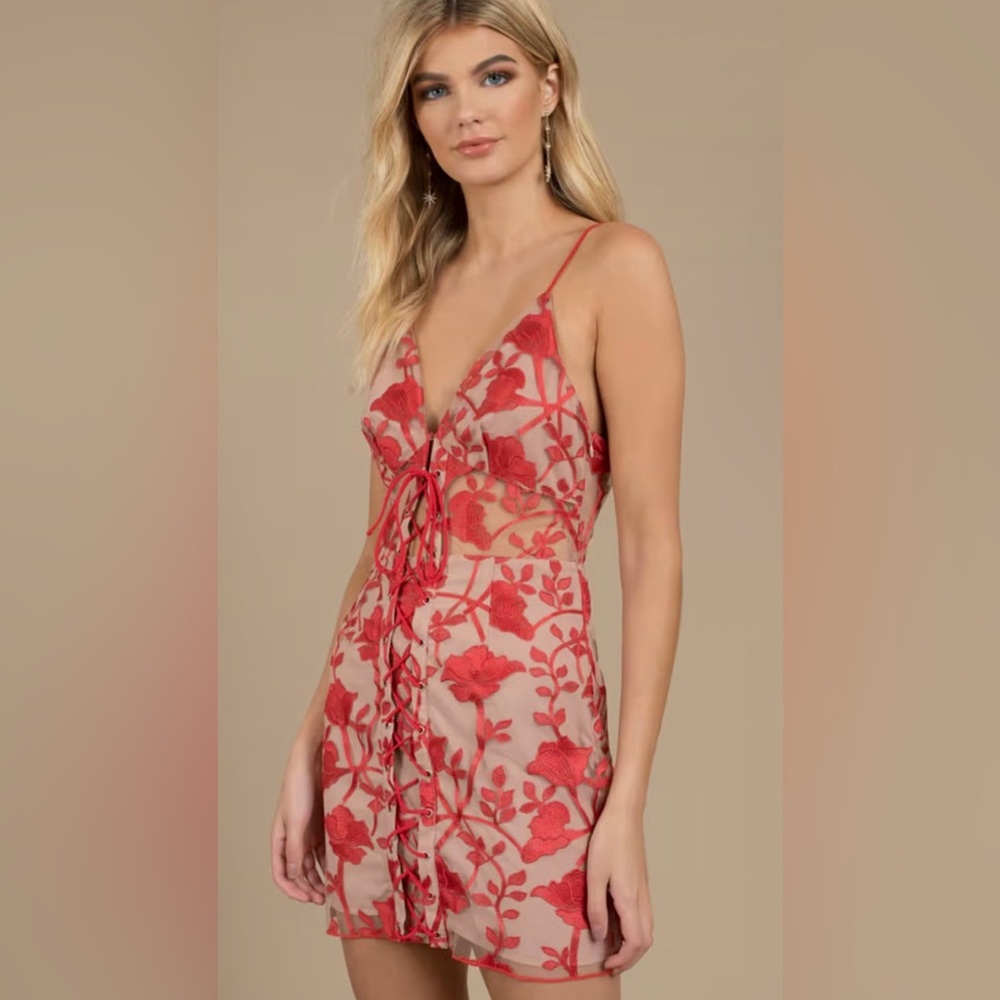 TOBI CUT TIES RED & NUDE LACE UP BODYCON DRESS